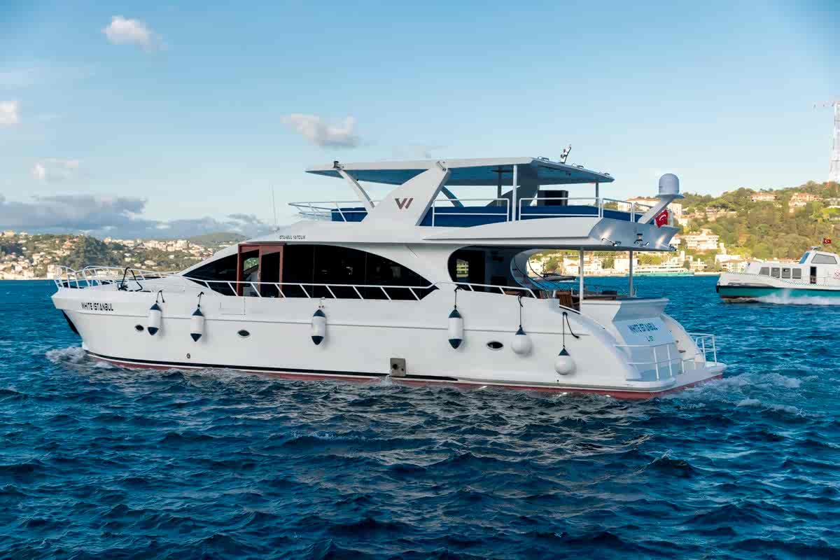 VIP Package Luxury Yacht 1