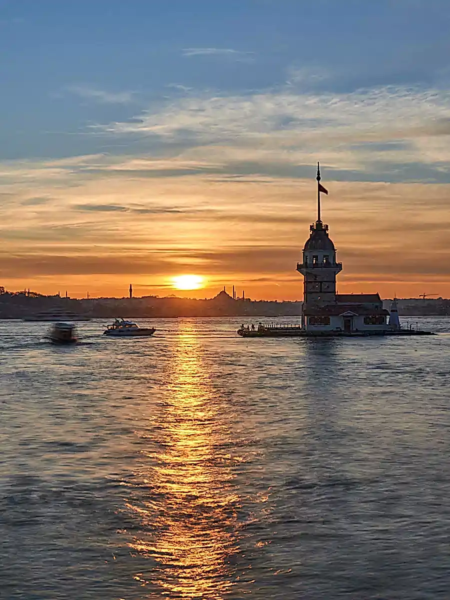 Bosphorus sunset cruise tour