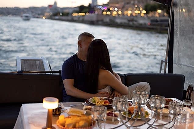 Private Bosphorus Dinner Yacht Cruise