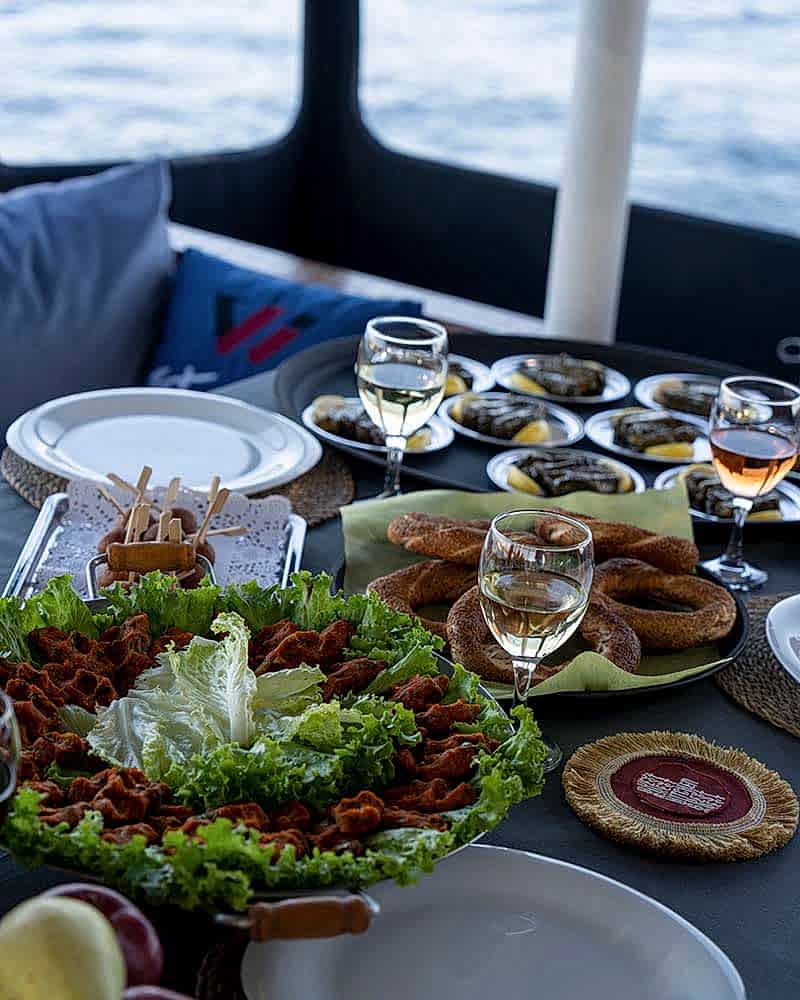 Private Bosphorus Lunch Yacht Cruise