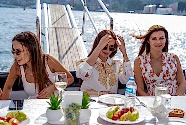 Private Bosphorus Lunch Yacht Cruise