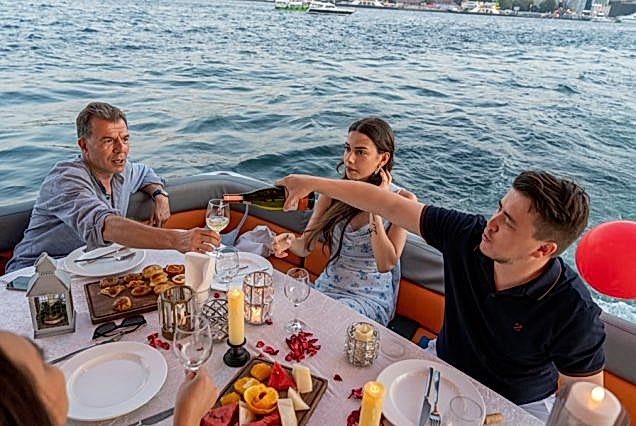 Private Bosphorus Lunch Yacht Cruise