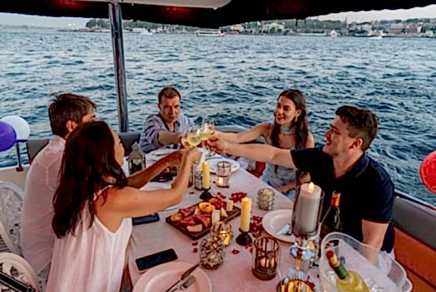 Private Bosphorus Lunch Yacht Cruise