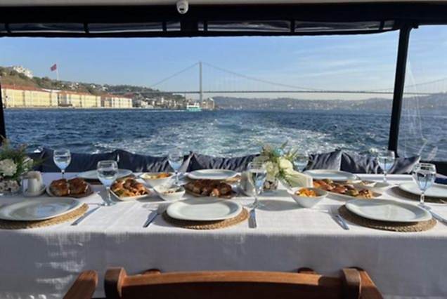 corporate tour on bosphorus